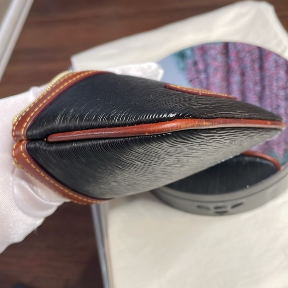 Dooney and Bourke Leather Coin Purse ☆authentic ☆Like new!! - Picture 4 of 6